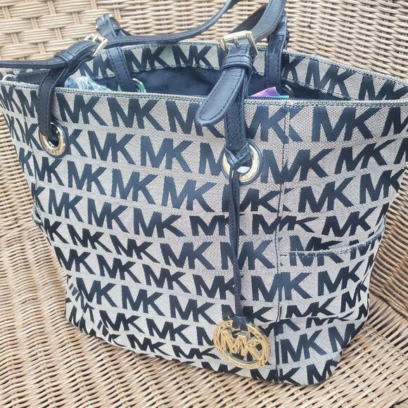 Michael Kors Tote Bag Great Condition - Picture 1 of 6